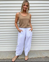 Load image into Gallery viewer, Pru Linen Pants - Black and White
