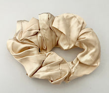 Load image into Gallery viewer, Assorted Scrunchies
